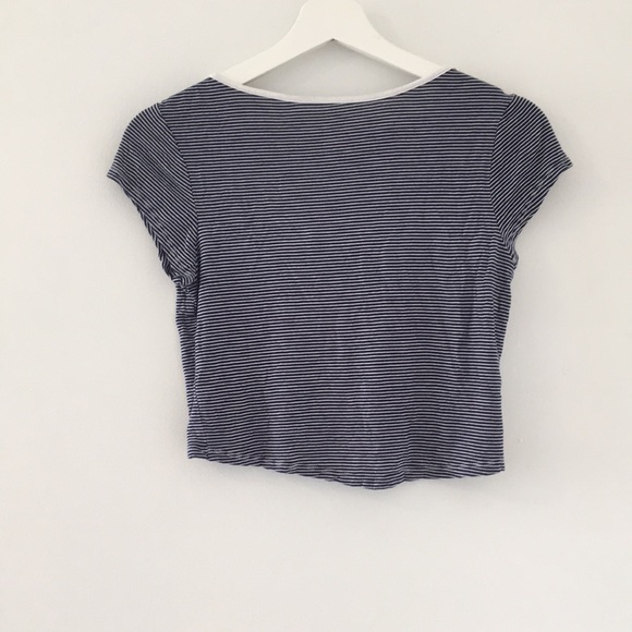 🌼4/20 DEAL🌼 Navy blue and white crop top - Picture 3 of 3